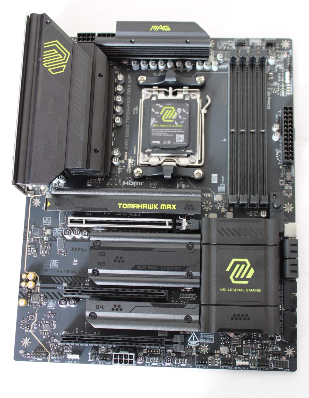 MSI MAG B850 TOMAHAWK MAX WIFI, Processor family AMD, Processor socket AM5, DDR5, Supported hard disk drive interfaces M.2, SATA, Number of SATA connectors 4, USED, REFURBISHED, WITHOUT ACCESSORIES, ONLY BACK PANEL INCLUDED