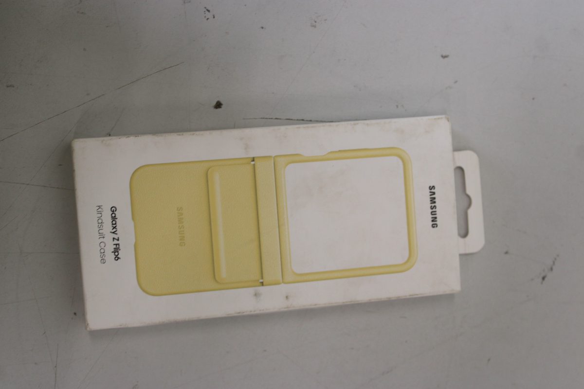 Flap ECO-Leather Case EF-VF741PYE Flip6 (Yellow) EF-VF741PYEGWW DIRTY PACKAGING, SALE OUT. Samsung DIRTY PACKAGING
