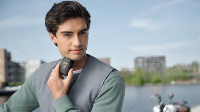 PHILIPS Shaver Series 5000 Compact elektriskais skuveklis mitrai un sausai skūšanai, melns