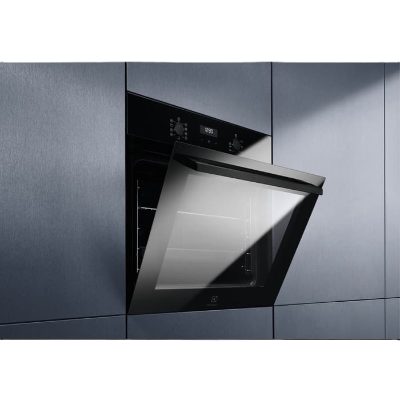 Electrolux cepeškrāsns (iebūvējama) 65l, katalītisks pārklājums