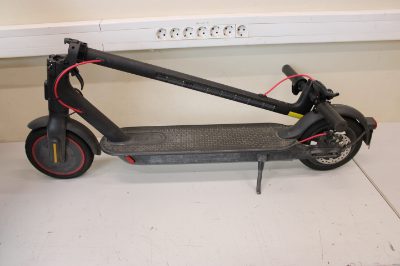 Xiaomi Mi Electric Scooter Pro 2 (Black), Xiaomi Mi Electric Scooter Pro 2, 600 W, 25 km/h, 3 month(s), Black, USED, SCRATCHED, DIRTY, SMALL CRACK BEHIND LEG, MISSING: CHARGER, MANUAL AND LEFT BACK REFLECTOR