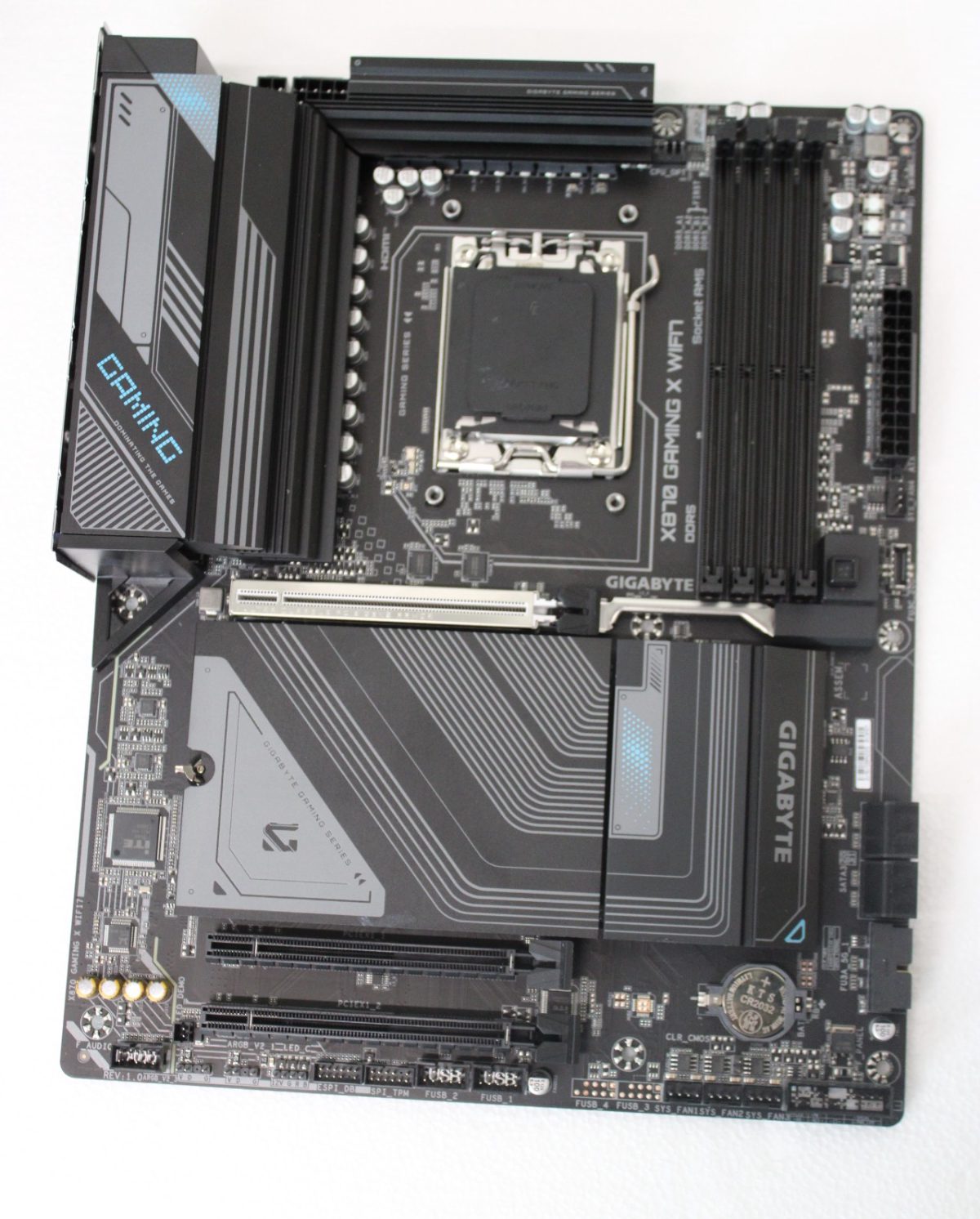 Gigabyte X870 GAMING X WIFI7 1.0, Processor family AMD, Processor socket AM5, DDR5, Supported hard disk drive interfaces SATA, M.2, Number of SATA connectors 4, REFURBISHED, USED, WITHOUT INSTRUCTIONS, ORIGINAL BOX, ANTENNA